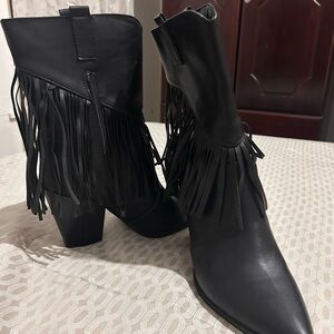 Glamorous Black Heeled Boots with Fringe